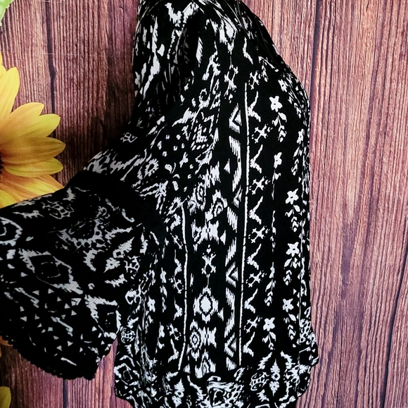 Bila Bohemian Style 3/4 Sleeve Blouse - Picture 2 of 6